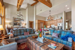 Quartermoon 1266 by East West Hospitality Beaver Creek